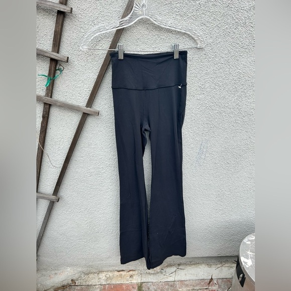 Lululemon Groove Super-High-Rise Flared Pant Nulu Black Size 2 - Picture 3 of 6